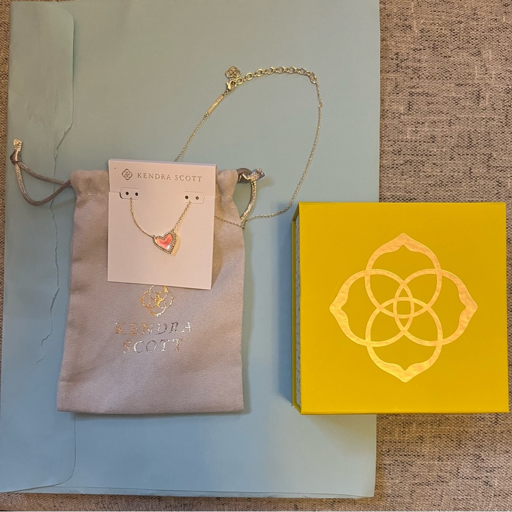 Kendra Scott -Ari Heart Short Pendant -iridescent glass Great Valentine gift